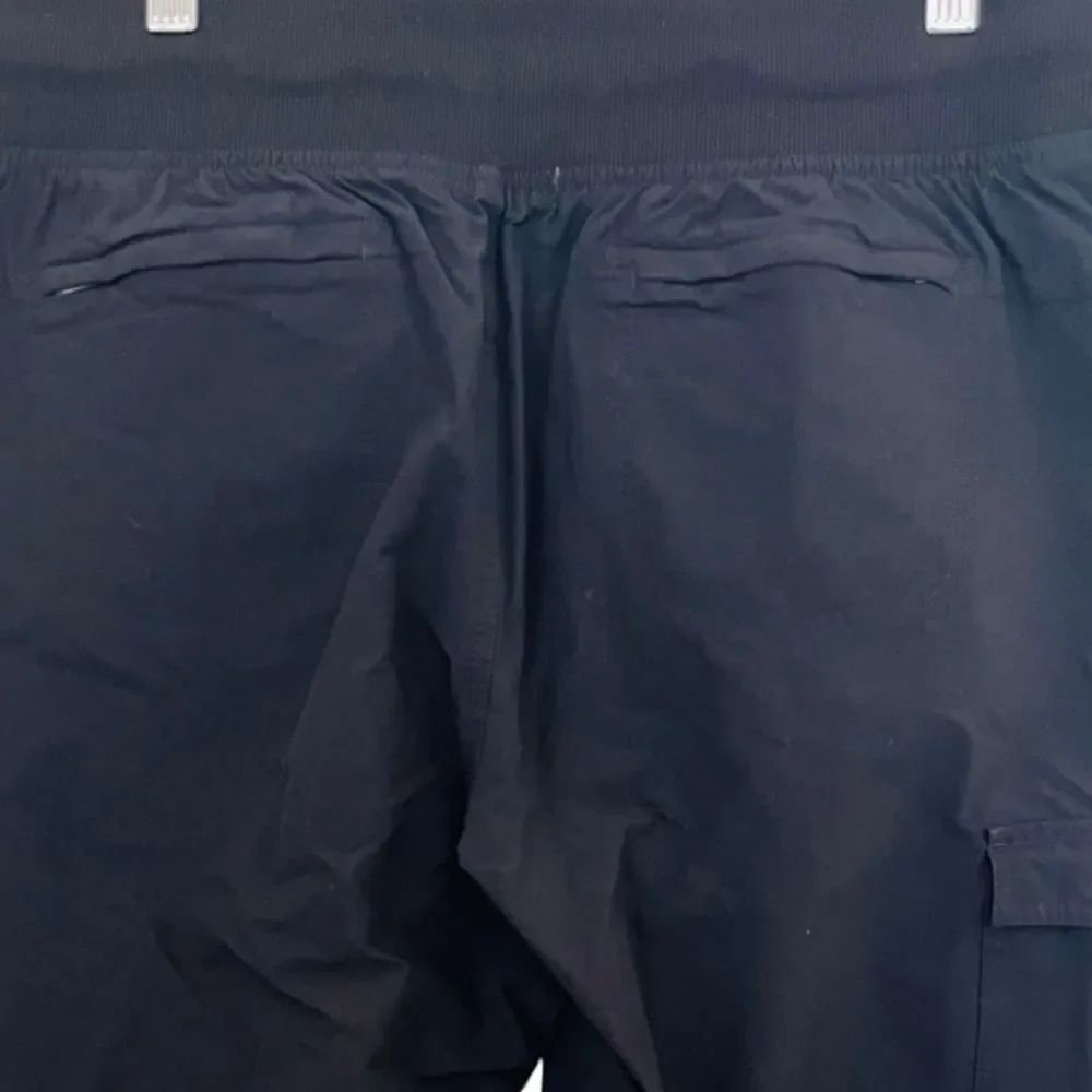 Eddie Bauer Black Outdoor Side pocket Capri Pant , elastic waistband Size M - Picture 4 of 7
